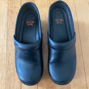 Black Dansko XP clogs size 39